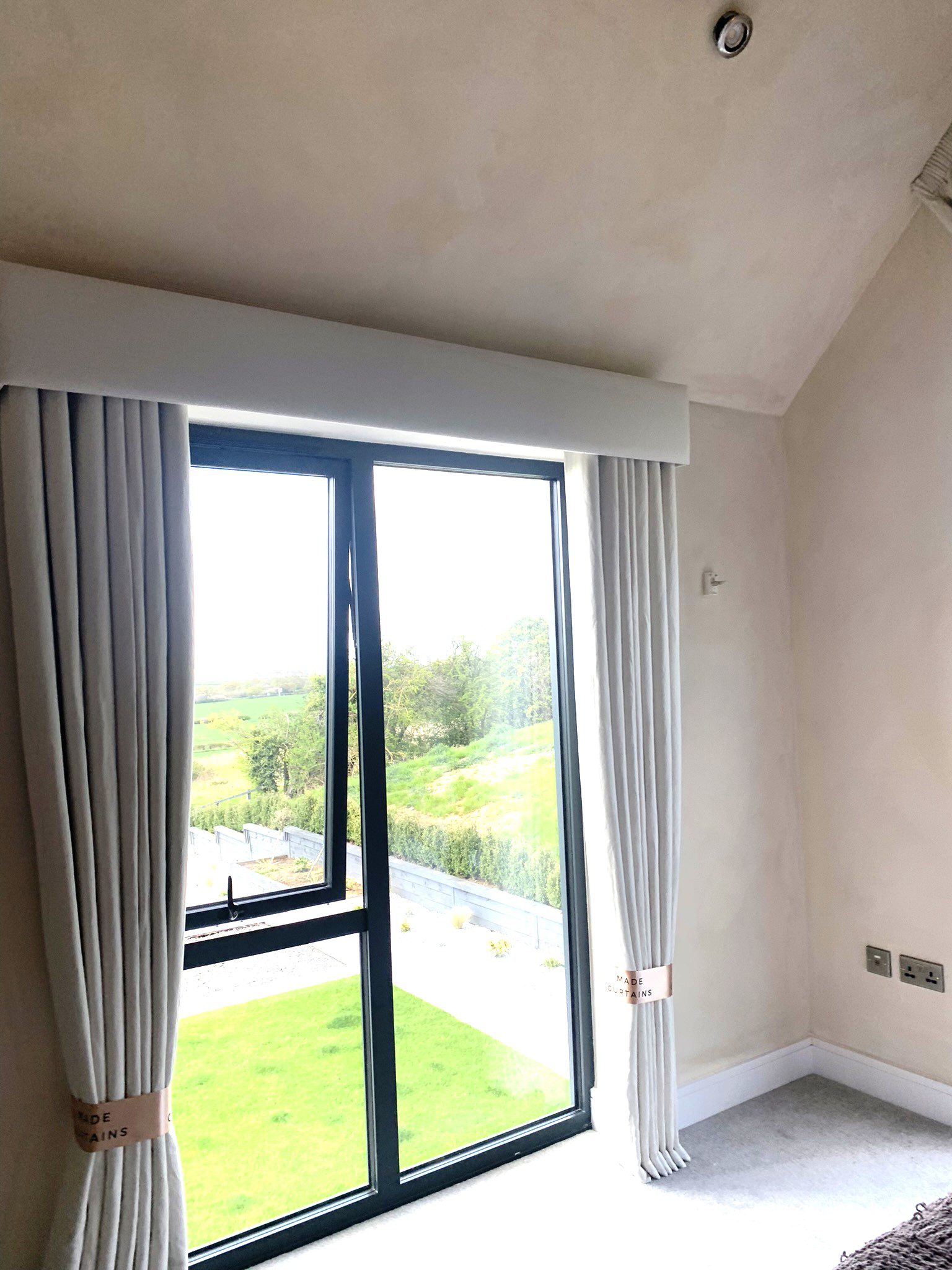 Perrie Sian's bedroom painted in Bauwerk Limewash Paint 
